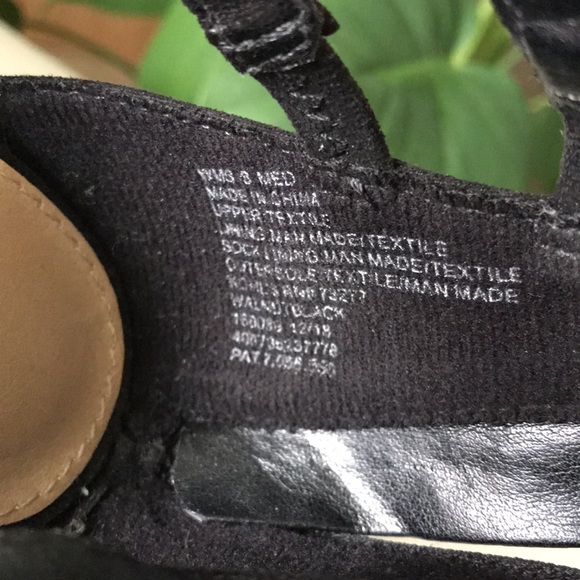 Black Strappy heels - Picture 6 of 6